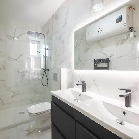2#appart 6pers#2 Chambres#commerce#fullequipped#ac Apartamento *
